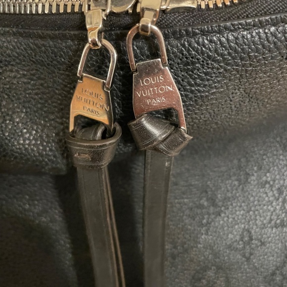 Louis Vuitton Beauborg Hobo MM Bag - Mahina - Picture 3 of 12